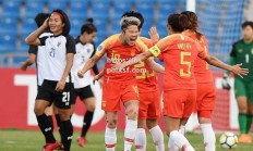 bsports体育-女足比赛燃情比拼，激战场面震撼人心